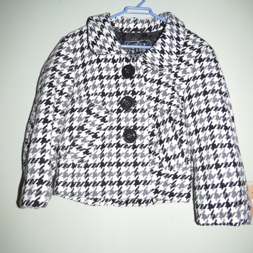 Beautiful black and white houndstooth blazer 🤍